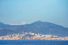 33: Corse-208
